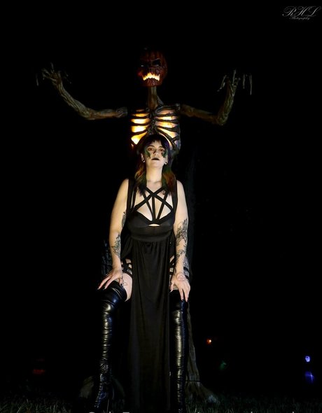 mourning glory nude star pictures