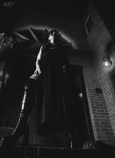 mourning glory sexy actress picture