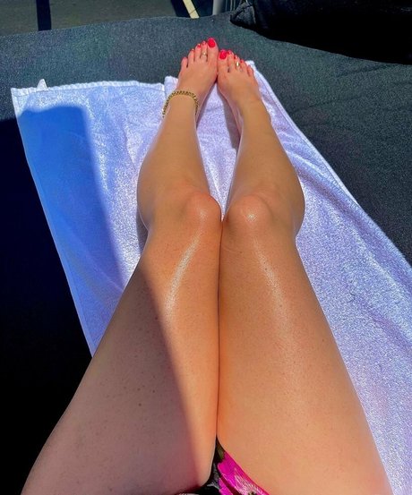 waifumilkfree top model image