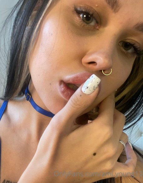 ami young13 sexy actress pics