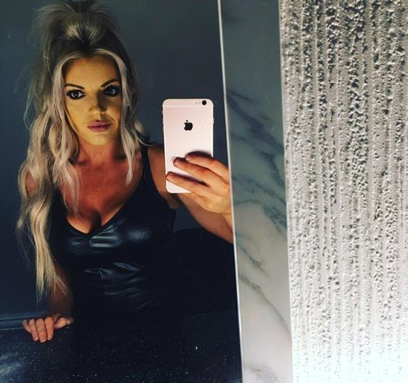 charliedoexofree model sex galleries