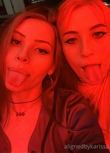 alignedbykarissa hot pornstar img