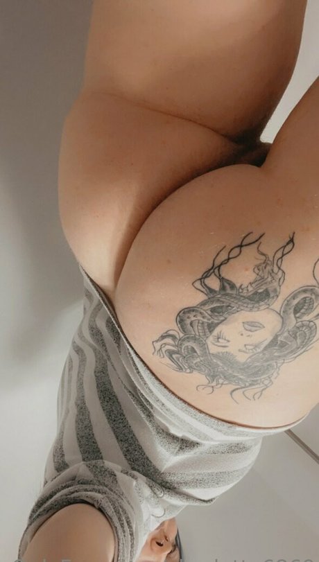 flat chested onlyfans top galleries