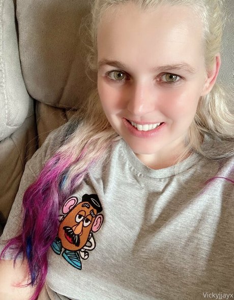 vickyjjay model naked pic