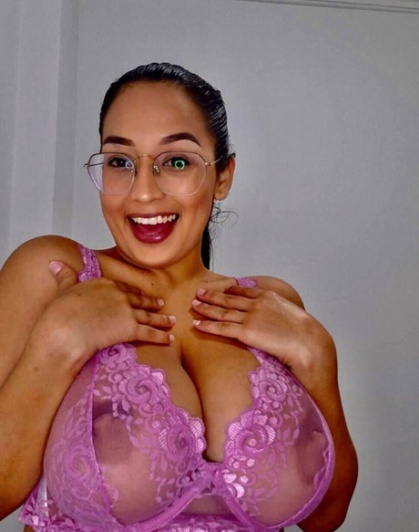 Karen Pinargote Torres nudes model photos