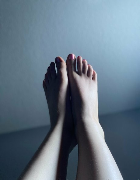 feet guurl model sexy image