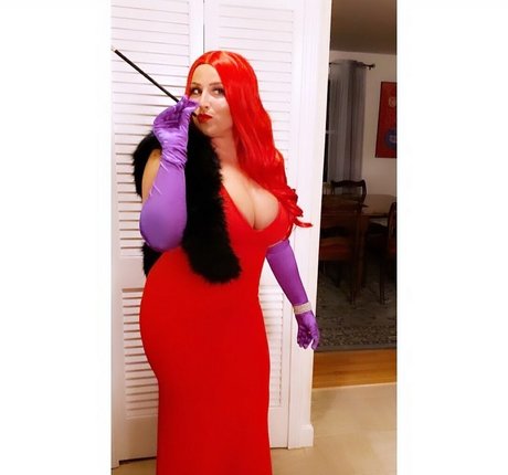 Lizzy Maguire model sexy photos