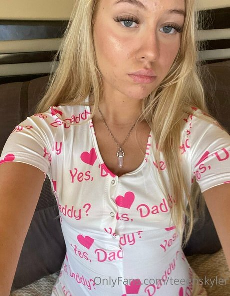 teeenskyler pornographic model image