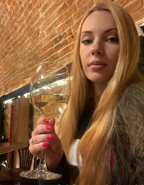 tati model top star photo