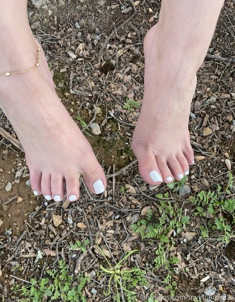 mylittletoes93 pornstar nude archive