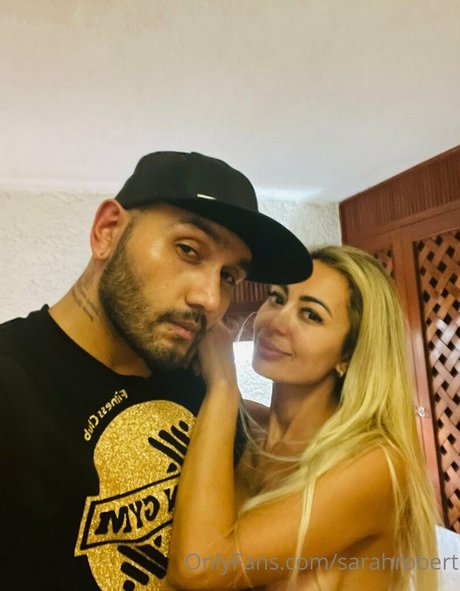 sarahrobert nude star picture