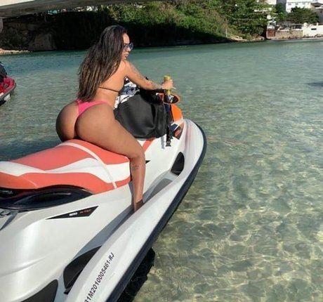 Gleysse Kelly hot model photos