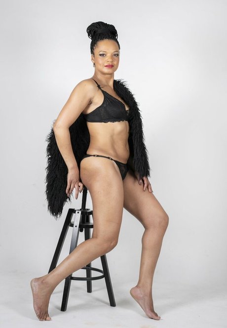 Lukwesa Burak model art photo