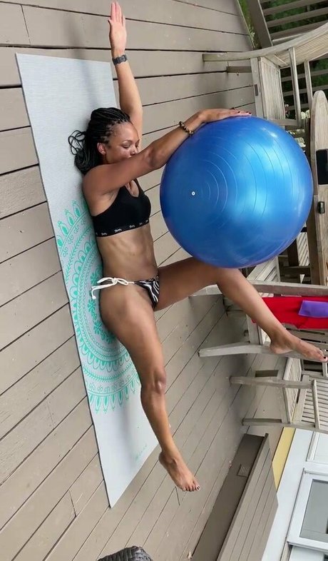 Lukwesa Burak model exclusive pics