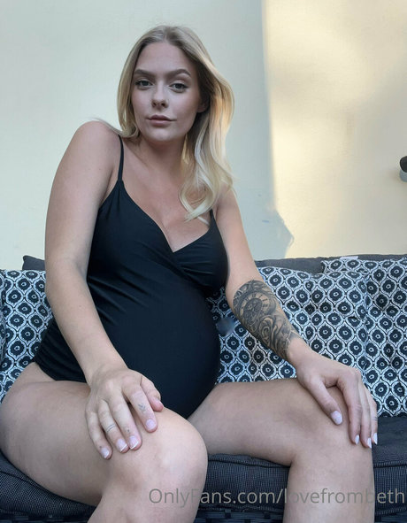 LoveFromBeth exclusive actress images