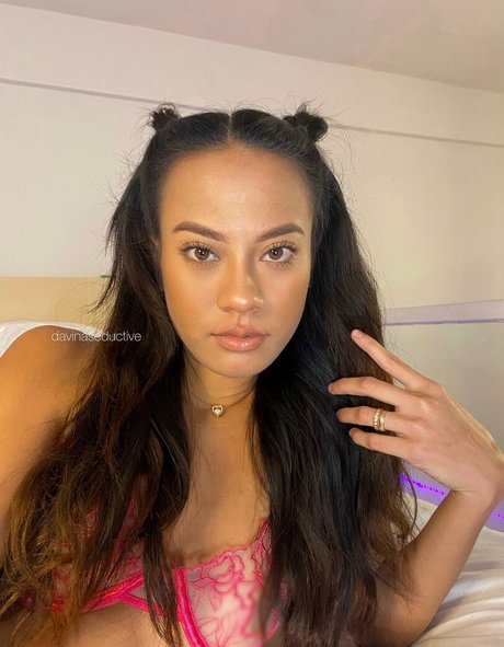 davinaseductive nude star photo