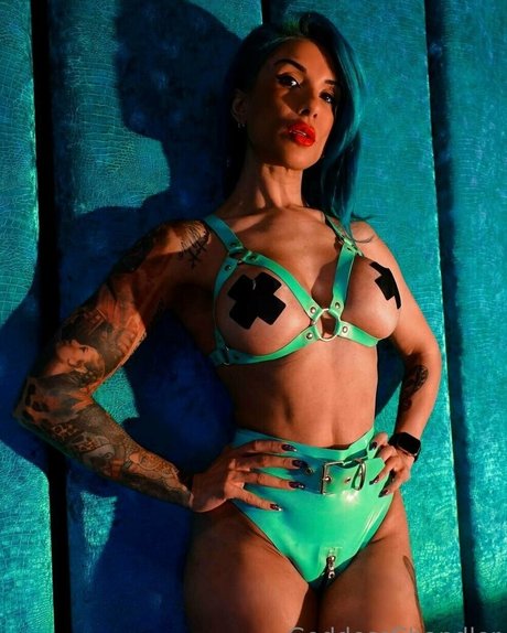 cuntress chandler xxx model pic