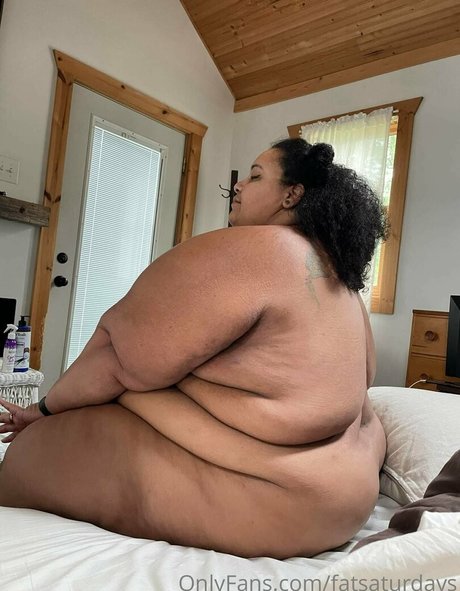 fatsaturdays sexy actress galleries