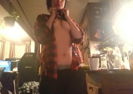 snaggletoothcostumes pornstar hd pic