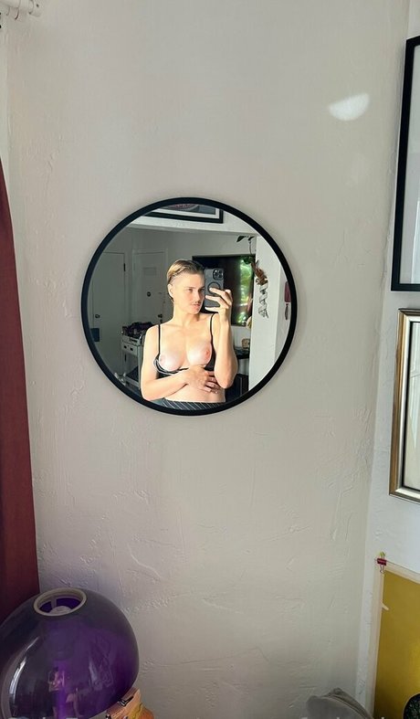 beautiful onlyfans top gallery