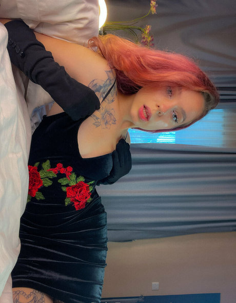 nasty aazy pretty actress picture