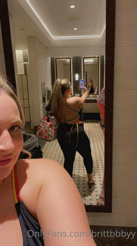 brittbbbyy model nude photos