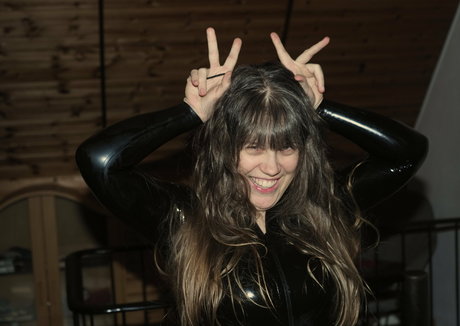 latexblizfree model pornographic image