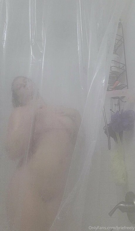 briefreely model top pictures