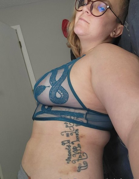 briefreely model sexy pictures