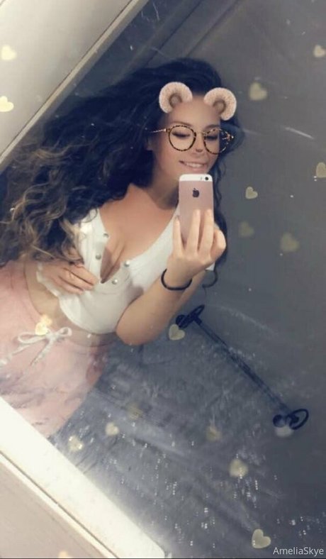 thick latina milf onlyfans sexy photos