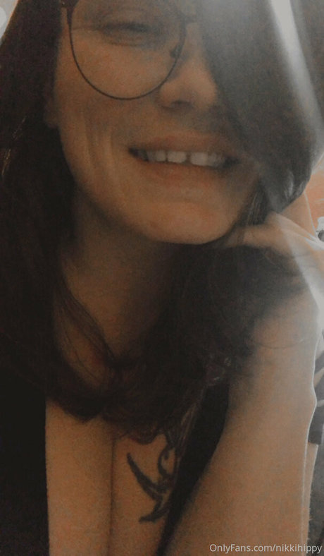 nikkihippy beautiful actress pic