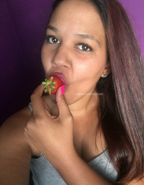 sistersister sexy actress img