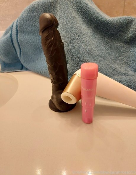 bbw sarahrose555 naked model img