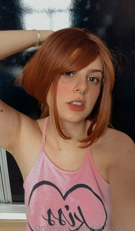 akira cute naked star pic