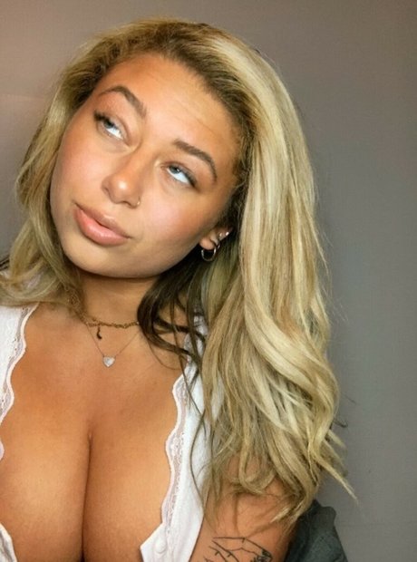 Meya Taylor_ model pornographic picture