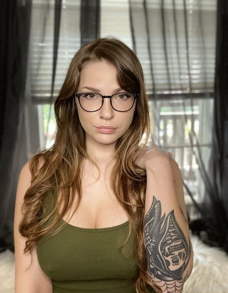 lucyshilohcam model exclusive galleries