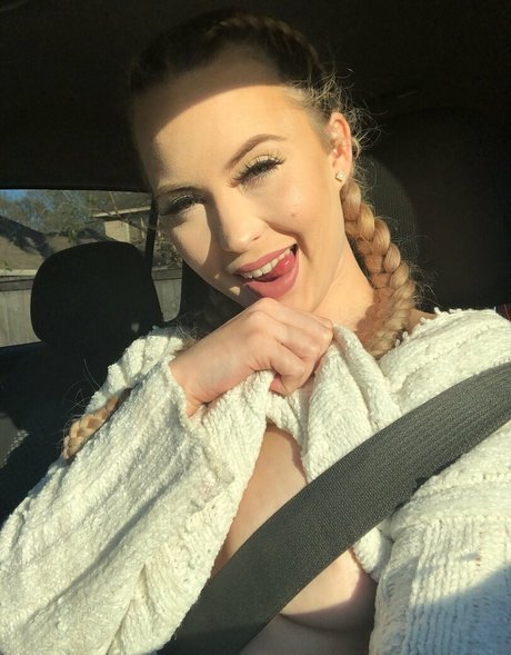 chubby slut onlyfans sexy naked picture