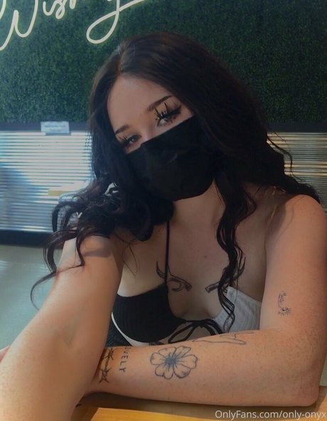 veeginas pornstar top image