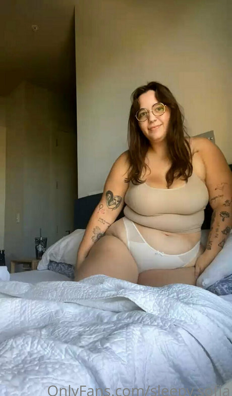 sleepy sofia model beautiful photos