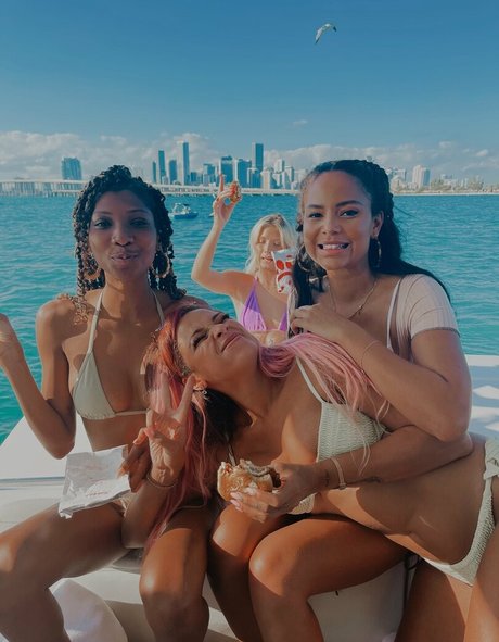 toningtori model high quality photo