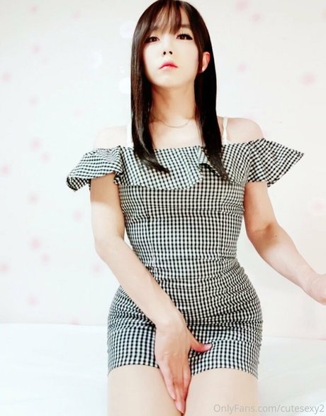 cutesexy222 art model picture