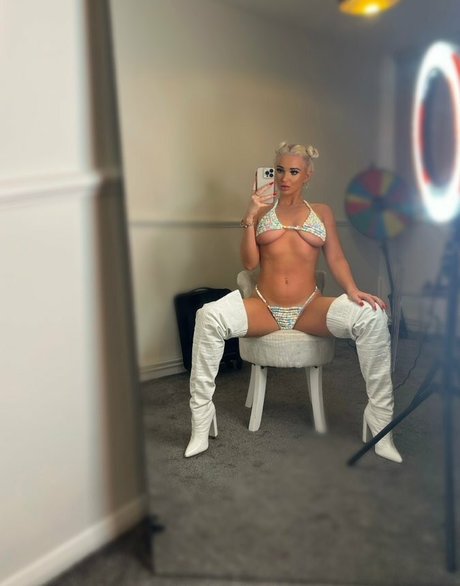 Chelsea Blonde star high quality galleries