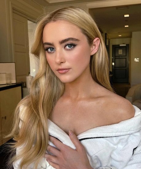 Kathryn Newton star perfect image