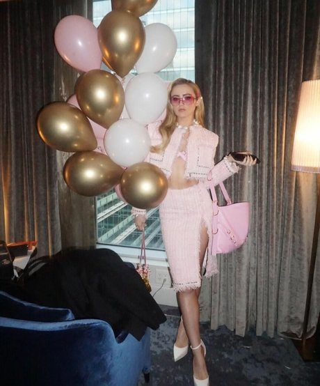 Kathryn Newton nice star galleries