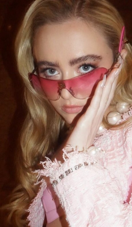 Kathryn Newton top pornstar images