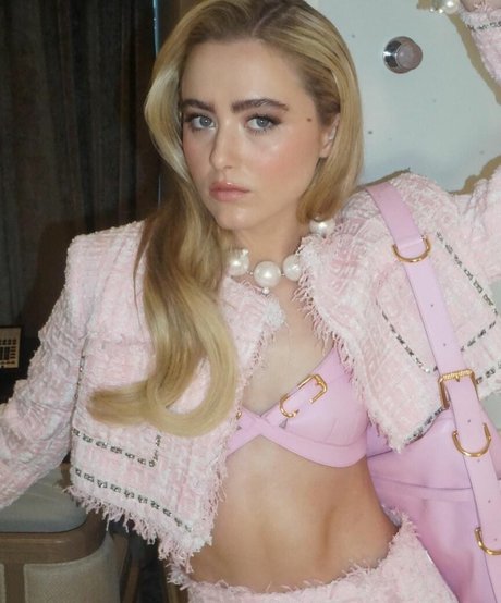 Kathryn Newton pornstar nudes pic