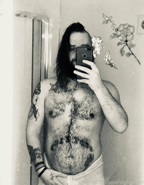 piperandbearded free star img