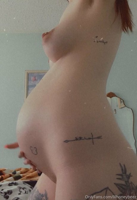 old young lesbian onlyfans porno pic