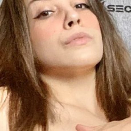 toffeetomb star naked images