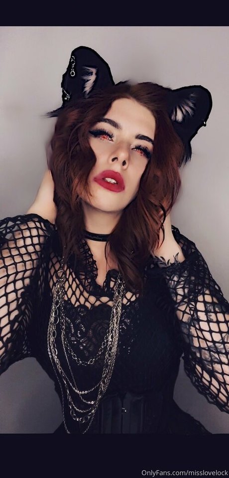 female onlyfans top picture